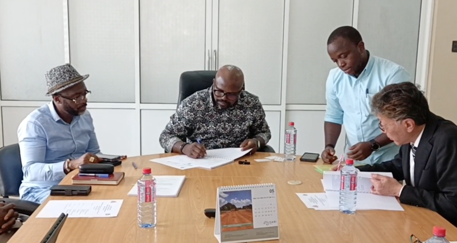 Signing Ceremony for the Consultancy Contract for the Extension of the Japanese Freeway Project